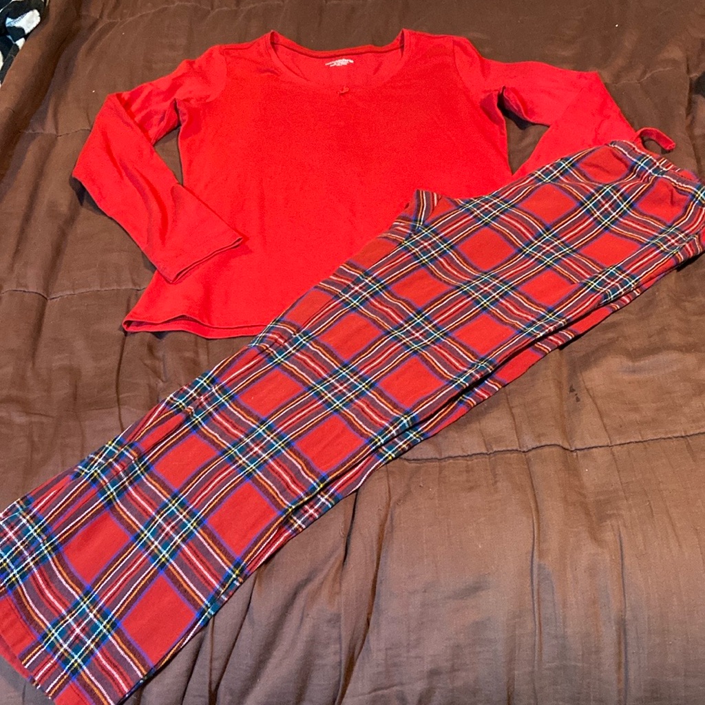 Pajama Set By Real Comfort Brand Guc